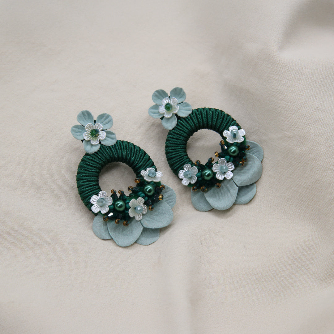 „Dora“ Ohrringe mit Harzblume und Murano