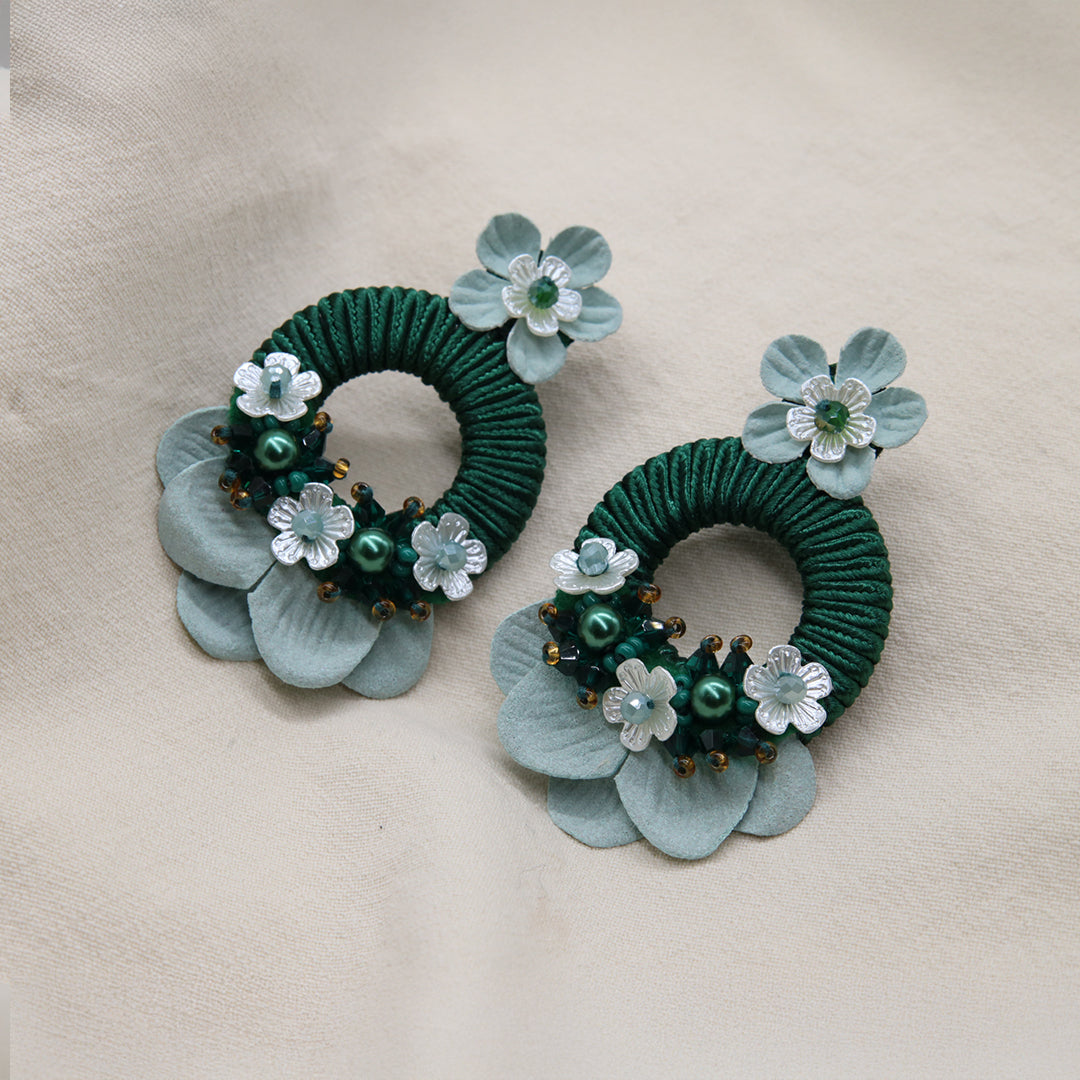 „Dora“ Ohrringe mit Harzblume und Murano