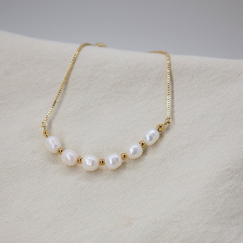 Armband „Perla“ mit Naturperlen und Edelstahl