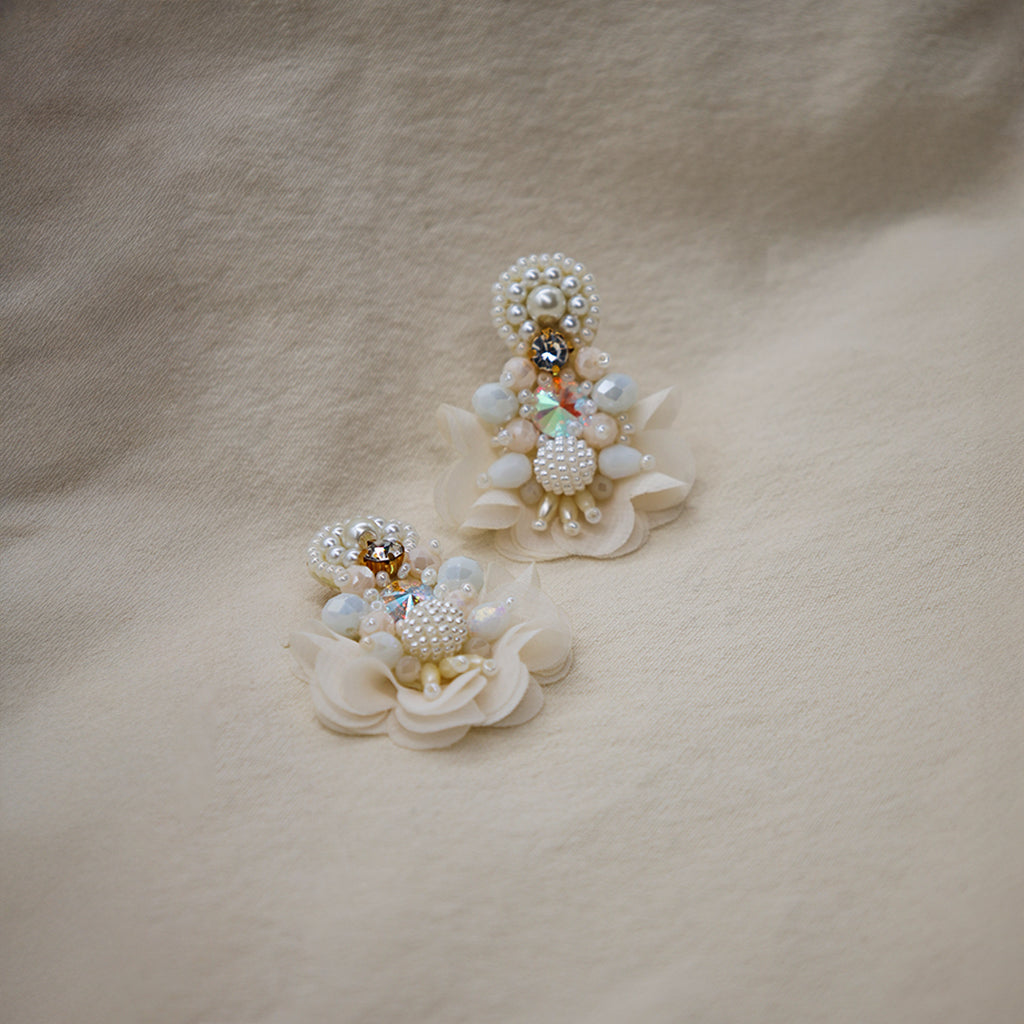 Ohrringe „Emilia“ mit Murano und Stoffblüten