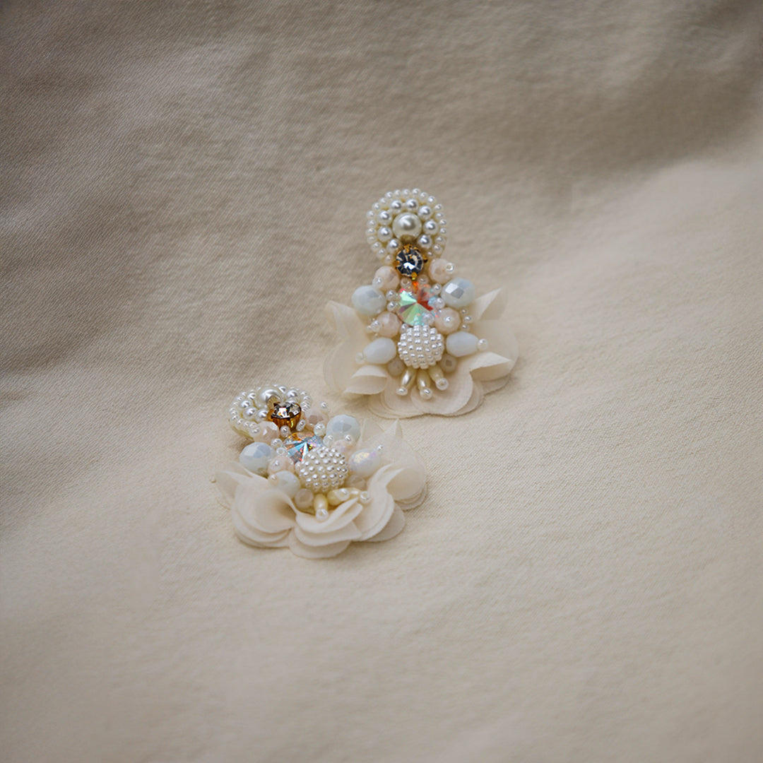 Ohrringe „Emilia“ mit Murano und Stoffblüten